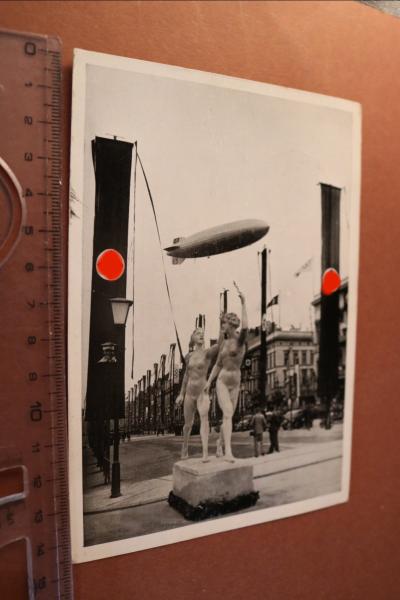 alte Postkarte - Olympia 1936 - Zeppelin über der Strasse Unter den Linden